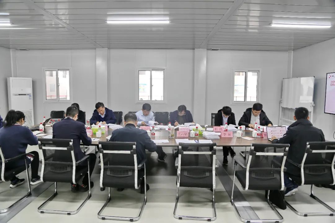 戳我試試