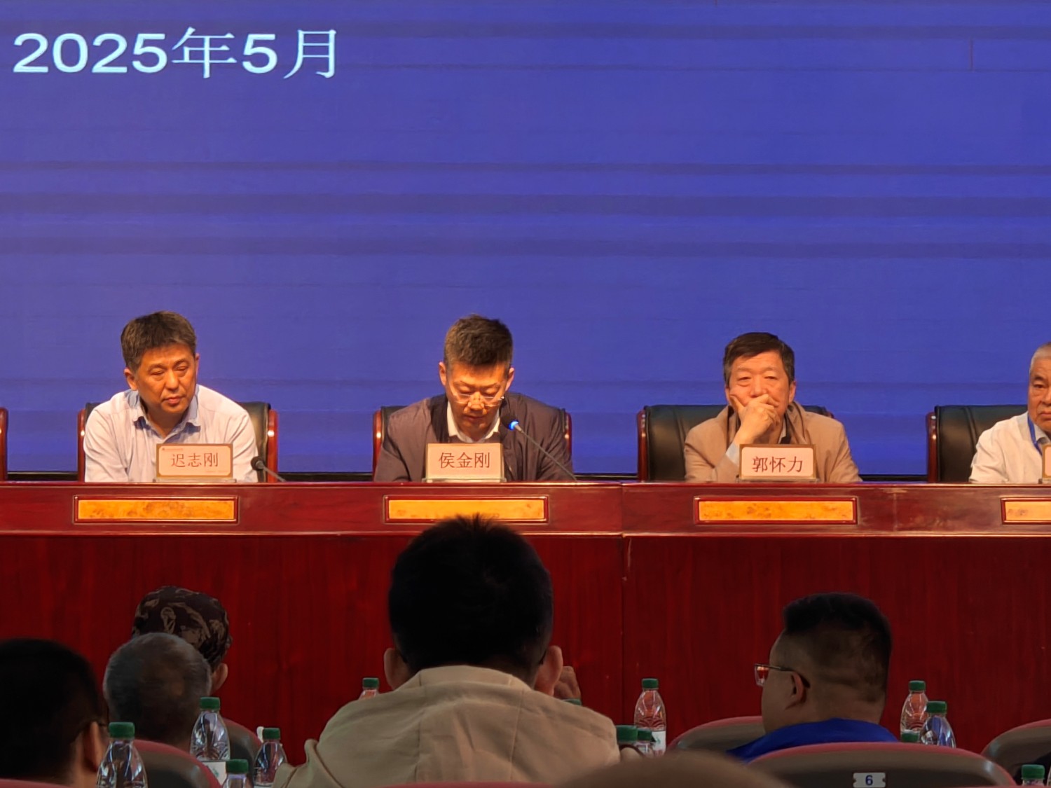 戳我試試